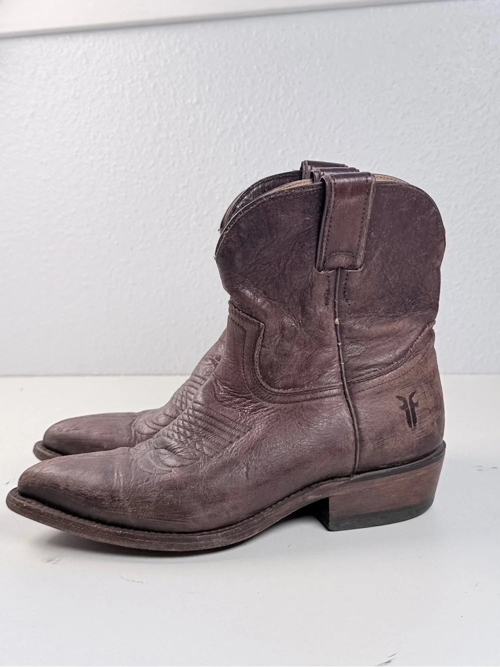 Frye Womens 6.5 B Brown Distressed Leather Short Western Cowboy Boots